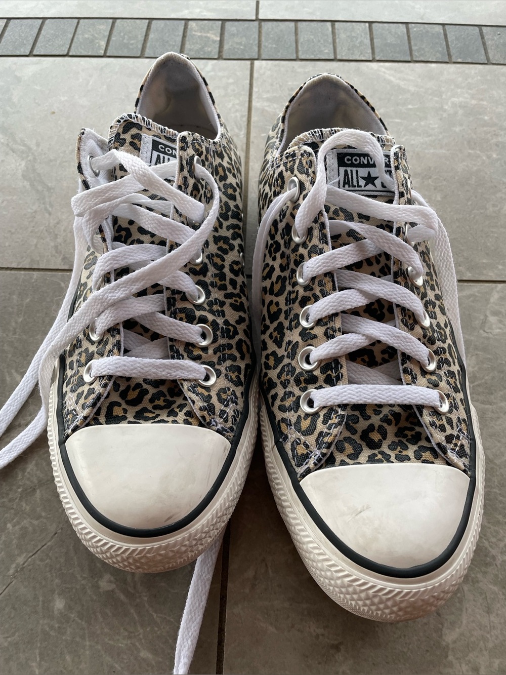 Leopard Converse. EUC Size 10. - Picture 2 of 9